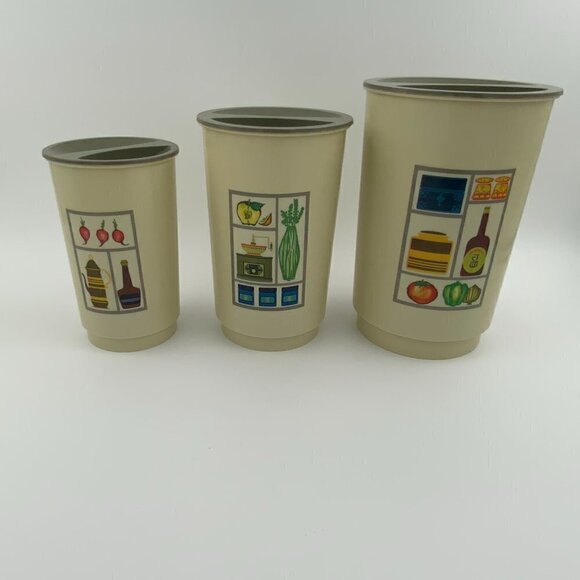 Vintage Retro 1960s 70s Set Of 3 Hard Plastic Nesting Canister Kitschy Kitchen - Picture 2 of 5